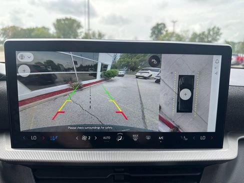 Used 2025 Ford Explorer ST image 15