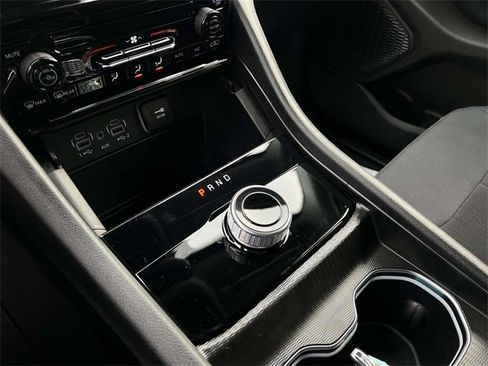 Used 2024 Jeep Grand Cherokee L Laredo image 23