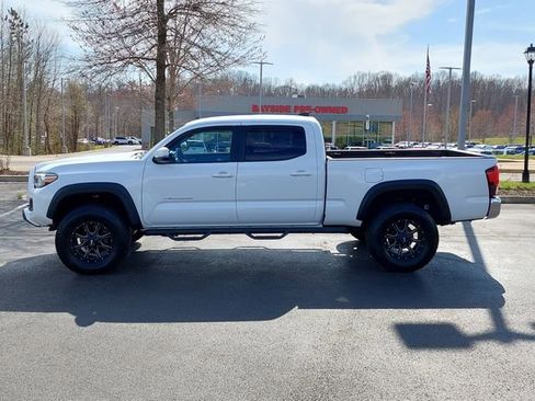 Used 2018 Toyota Tacoma TRD Off-Road image 17