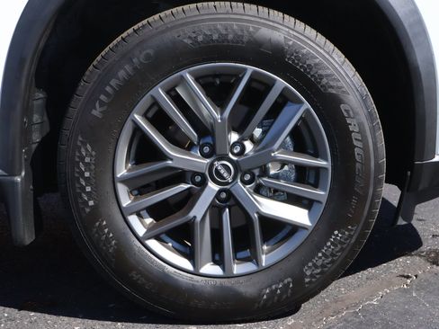 Used 2023 Nissan Rogue S image 20