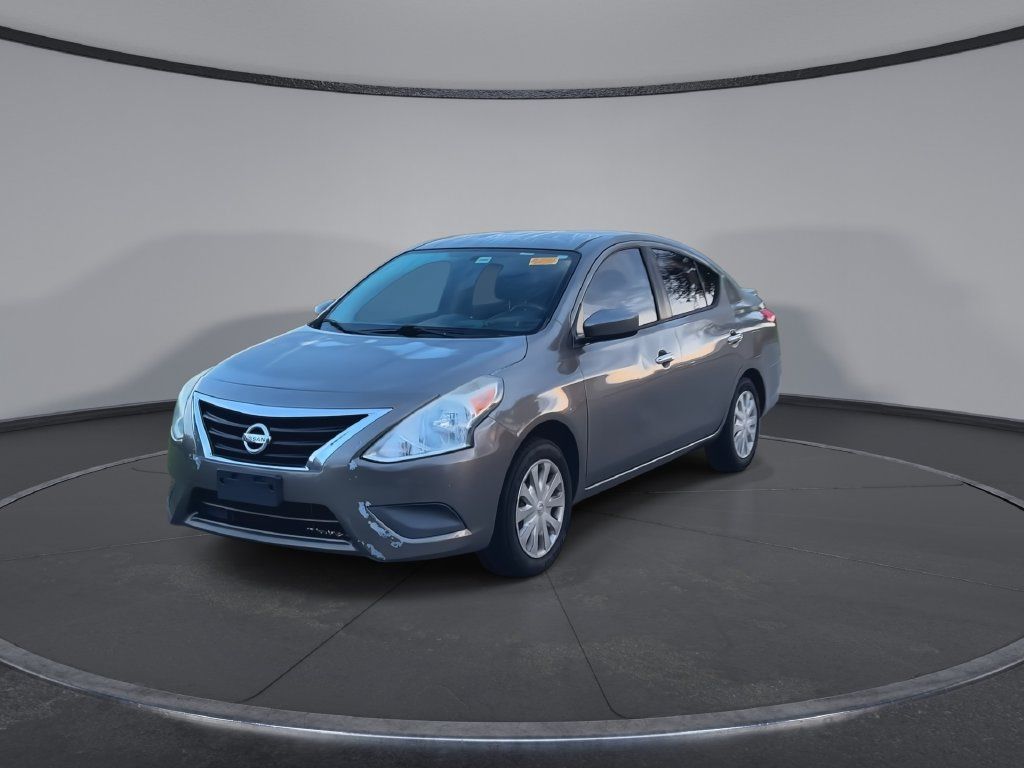 Used 2016 Nissan Versa SV FWD image 4