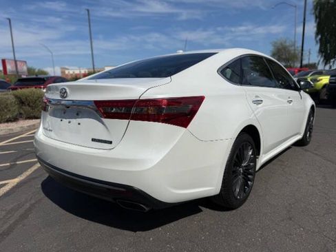 Used 2016 Toyota Avalon Touring FWD image 3