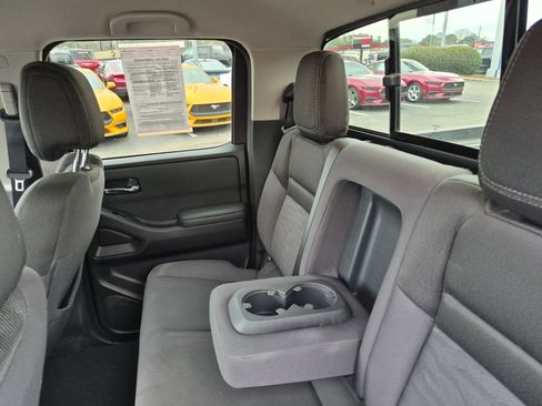 Used 2023 Nissan Frontier SV w/ Technology Package image 17