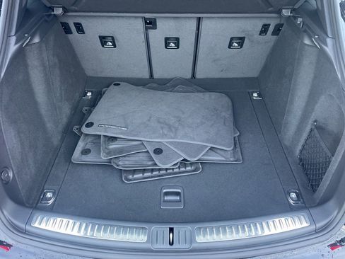 Certified 2025 Porsche Macan AWD/4WD image 7
