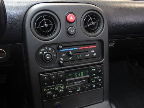 Used 1990 MAZDA MX-5 Miata image 29