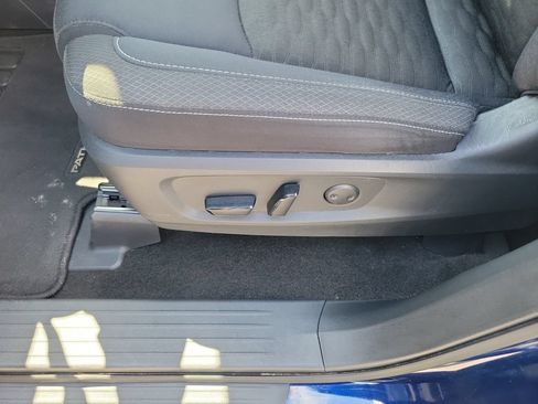 Used 2025 Nissan Pathfinder SV FWD image 22