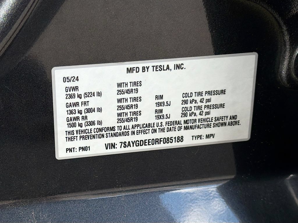 Used 2024 Tesla Model Y Long Range AWD/4WD image 33