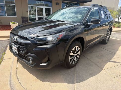 Used 2023 Subaru Outback Premium AWD/4WD image 2