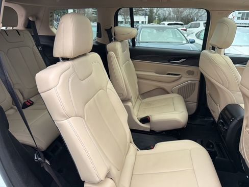 Used 2021 Jeep Grand Cherokee L Limited AWD/4WD image 14