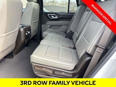 Used 2021 GMC Yukon SLT w/ SLT Premium Package image 12