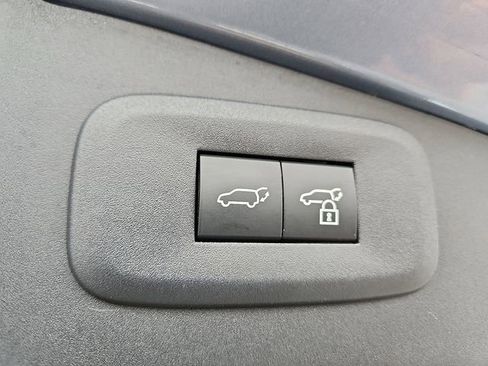 Used 2023 Lexus RZ 450e Premium image 33