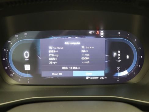 Used 2025 Volvo XC40 B5 Core image 20