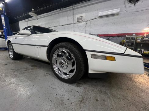 Used 1989 Chevrolet Corvette Convertible image 7