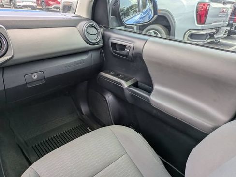 Used 2018 Toyota Tacoma SR5 RWD image 18