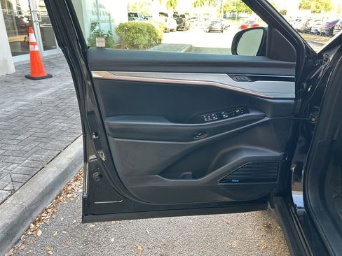 Used 2024 Jeep Wagoneer Launch Edition image 46