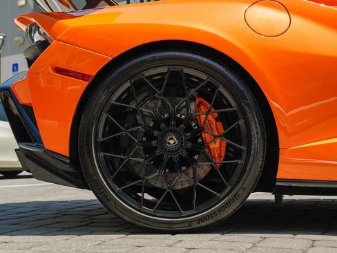 Used 2022 Lamborghini Huracan STO image 26