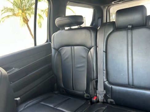 Used 2024 Jeep Wagoneer Series II w/ Flexible Seating Group AWD/4WD image 12