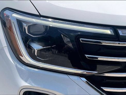 Used 2025 Volkswagen Atlas SE FWD image 28