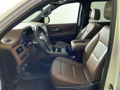 Used 2022 Chevrolet Tahoe High Country AWD/4WD image 16