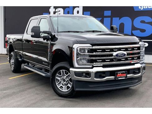 Used 2024 Ford F350 Lariat image 2