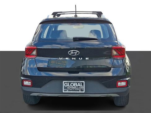 Used 2023 Hyundai Venue SEL image 6