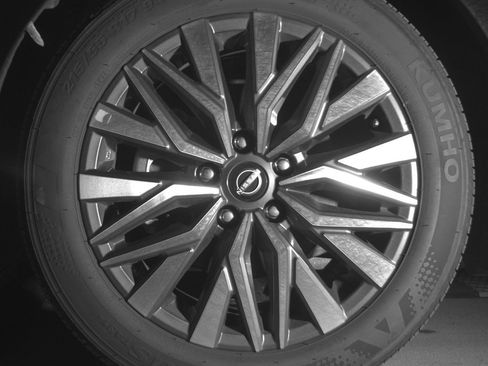Used 2025 Nissan Altima 2.5 SV FWD image 12