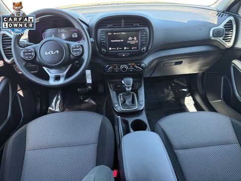 Certified 2025 Kia Soul LX w/ LX Technology Package FWD image 10