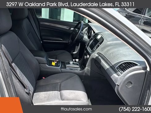 Used 2019 Chrysler 300 Touring w/ Sport Appearance Package RWD image 33