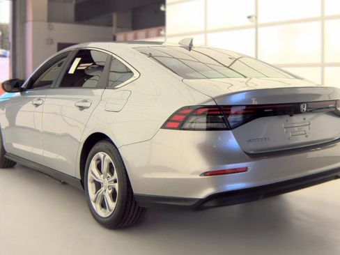 Used 2025 Honda Accord LX image 7