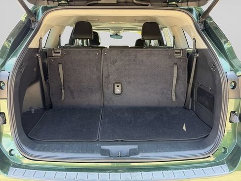 Used 2023 Toyota Highlander XLE FWD image 19