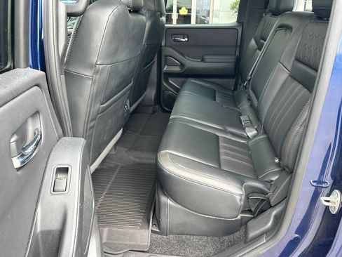 Used 2022 Nissan Frontier PRO-4X w/ Pro-4X Premium Package AWD/4WD image 12