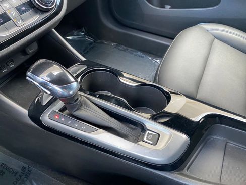 Used 2025 Buick Envista Sport Touring image 41