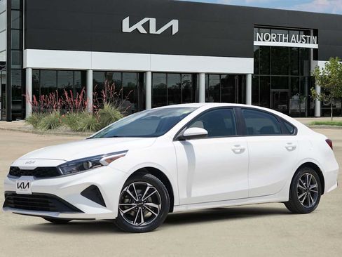 Certified 2024 Kia Forte LXS FWD image 1