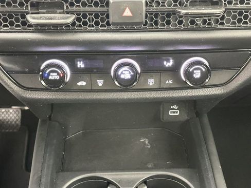 Used 2023 Honda HR-V LX image 13