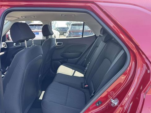 Used 2023 Hyundai Venue SE w/ Cargo Package FWD image 12