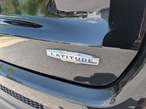 Used 2022 Jeep Compass Latitude AWD/4WD image 10