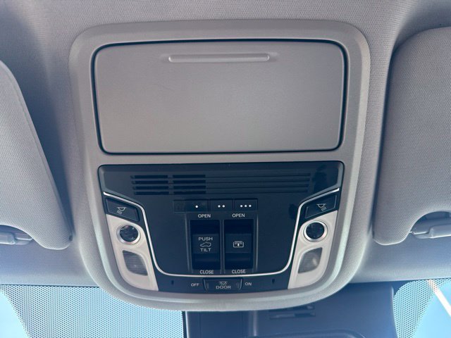 Used 2018 Honda Pilot Elite image 24