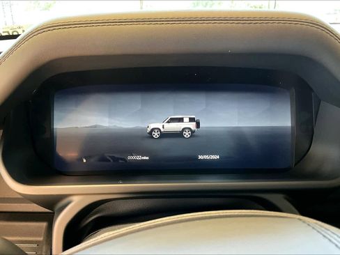 New 2024 Land Rover Defender 90 V8 image 19