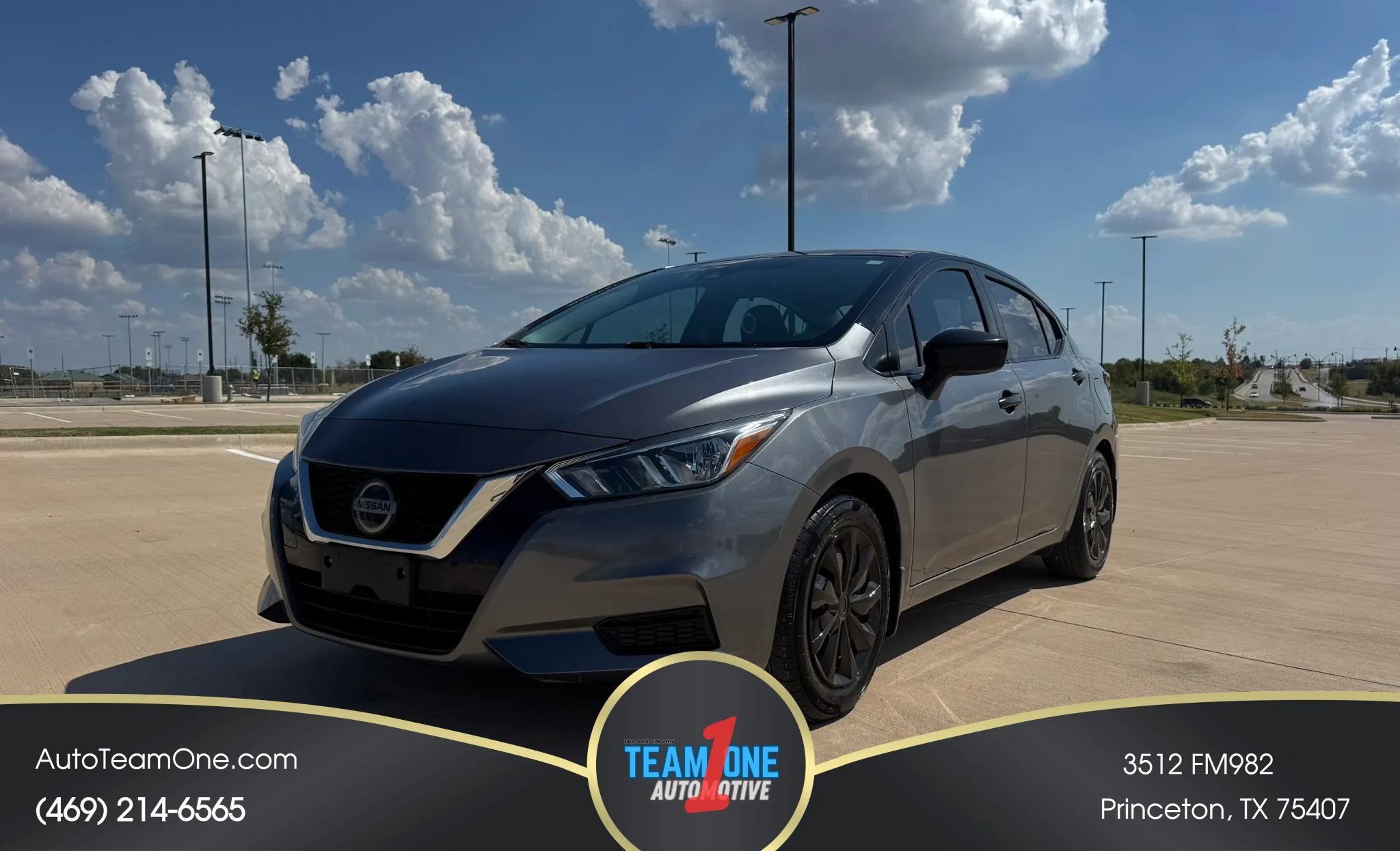 Used 2021 Nissan Versa S FWD image 1