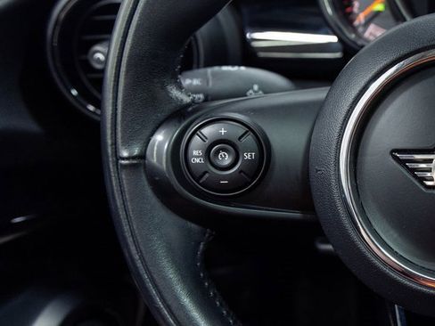 Used 2021 MINI Cooper 4-Door Hardtop image 15