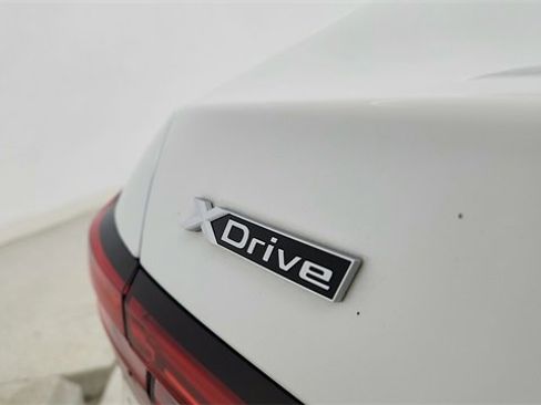 Used 2025 BMW 540i xDrive image 19