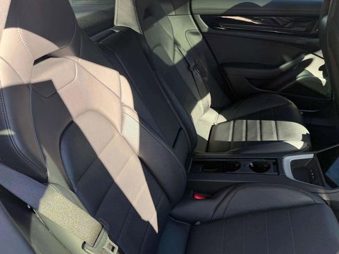 Used 2024 Porsche Panamera image 37