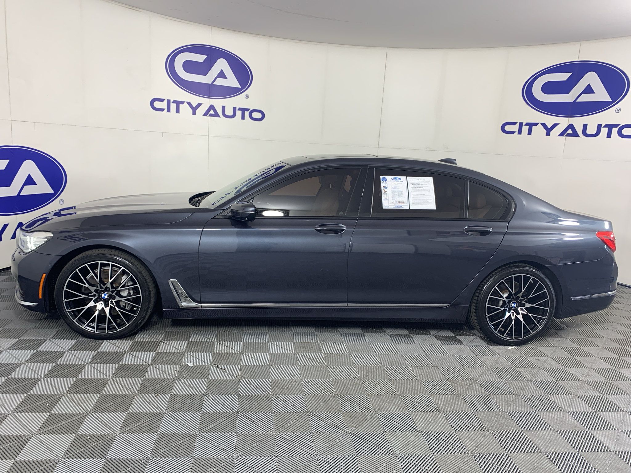 Used 2019 BMW 740i xDrive w/ Executive Package AWD/4WD image 6