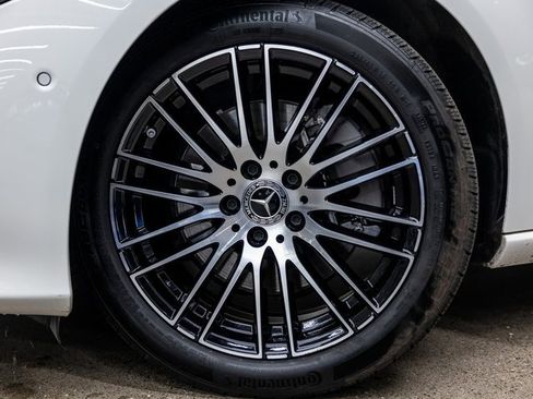 Used 2025 Mercedes-Benz C 300 4MATIC Sedan image 14