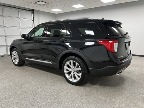 Used 2022 Ford Explorer Platinum w/ Equipment Group 601A image 9