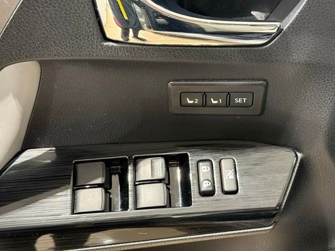 Used 2018 Toyota RAV4 Limited w/ All Weather Liner Package image 16