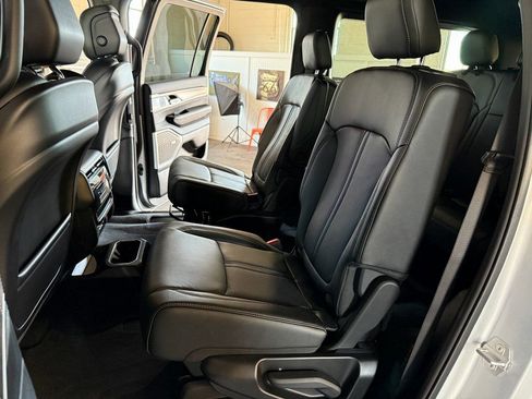 New 2025 Jeep Wagoneer Series II image 43