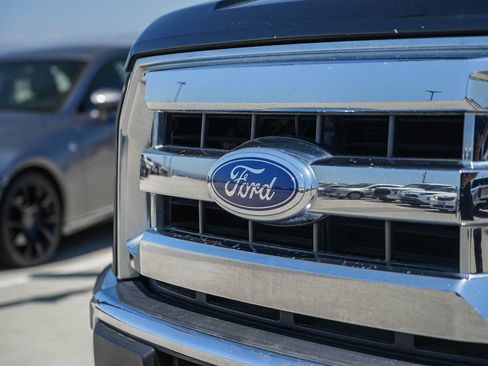 Used 2015 Ford F150 XLT RWD image 3