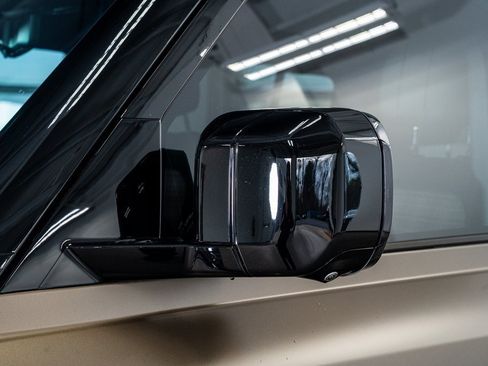 Used 2025 Land Rover Defender 110 X image 24