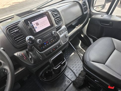 Used 2025 RAM ProMaster 2500 w/ Convenience Group FWD image 17